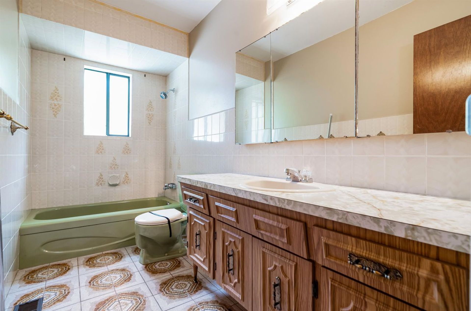 14631-107-avenue-guildford-north-surrey-16 at 14631 107 Avenue