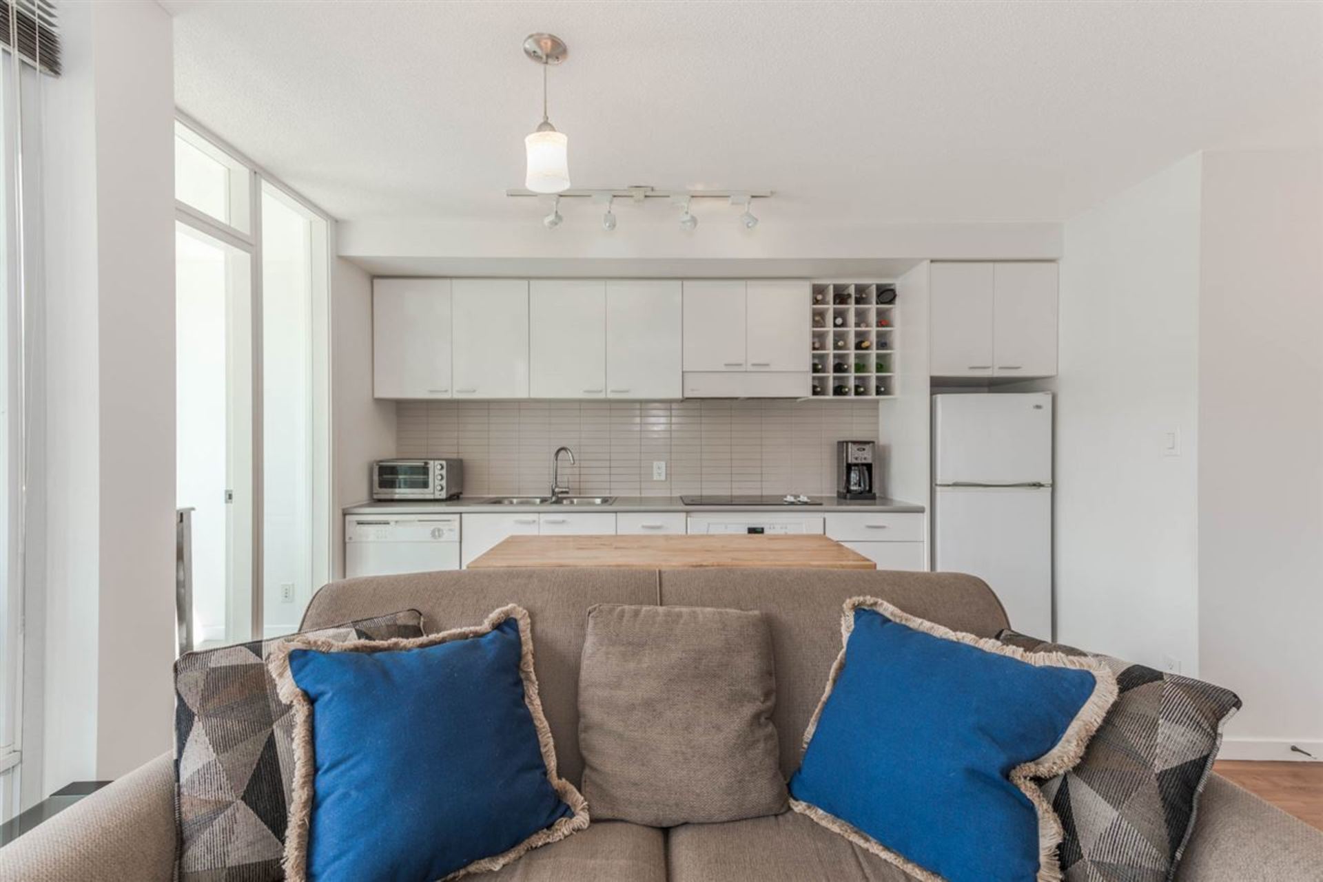 668-citadel-parade-downtown-vw-vancouver-west-04 at 701 - 668 Citadel Parade, Downtown VW, Vancouver West