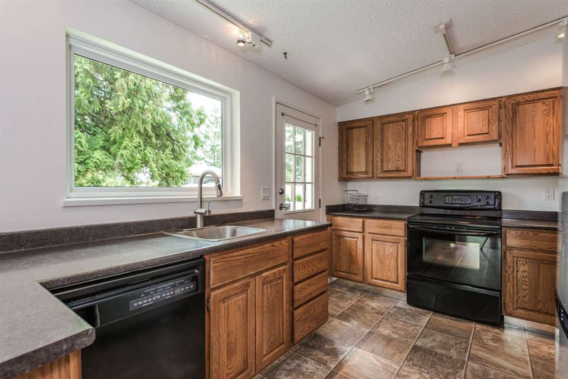 744-cottonwood-avenue-coquitlam-west-coquitlam-08 at 744 Cottonwood Avenue, Coquitlam West, Coquitlam