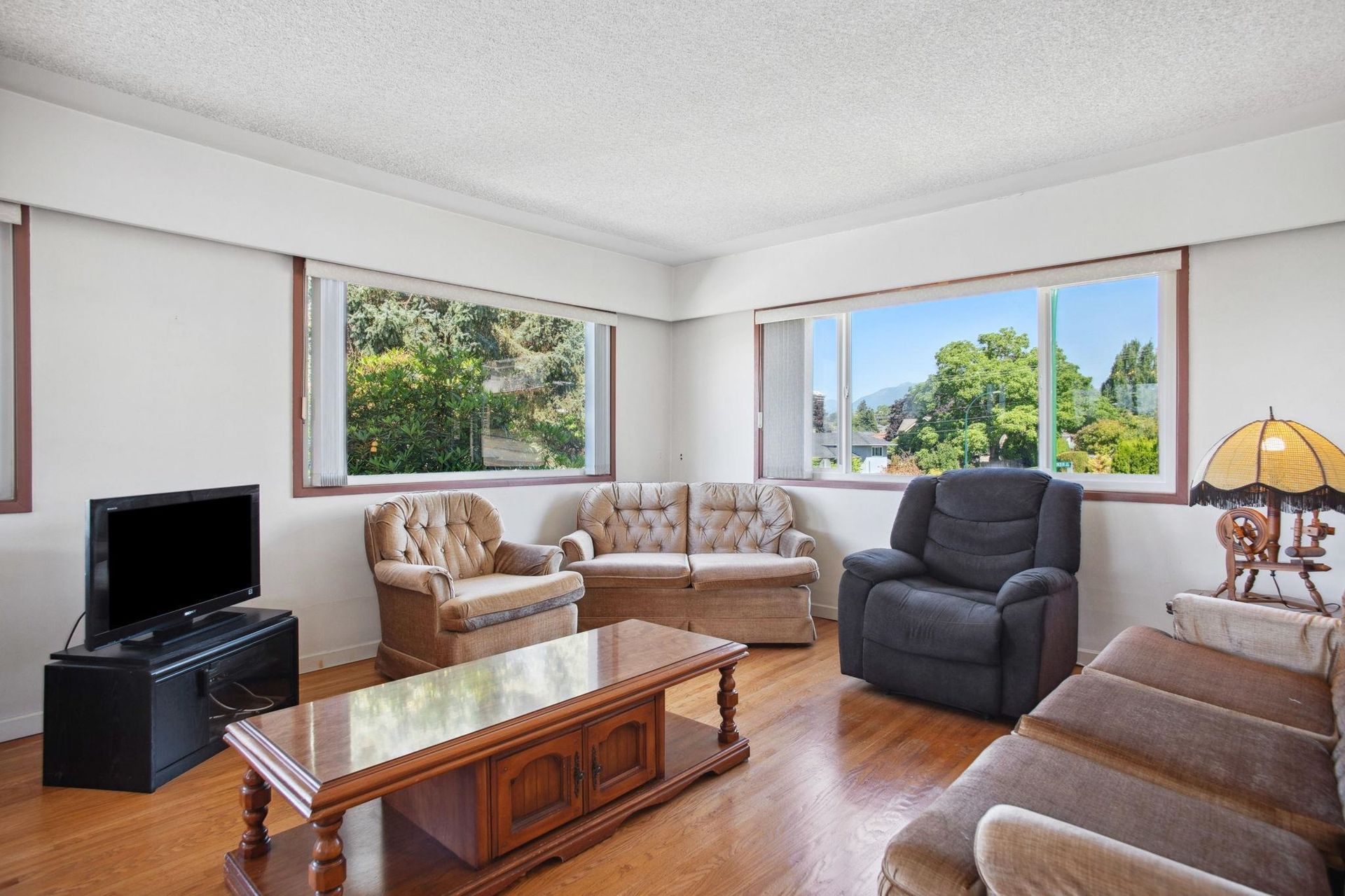 4004-parker-street-willingdon-heights-burnaby-north-10 at 4004 Parker Street, Willingdon Heights, Burnaby North