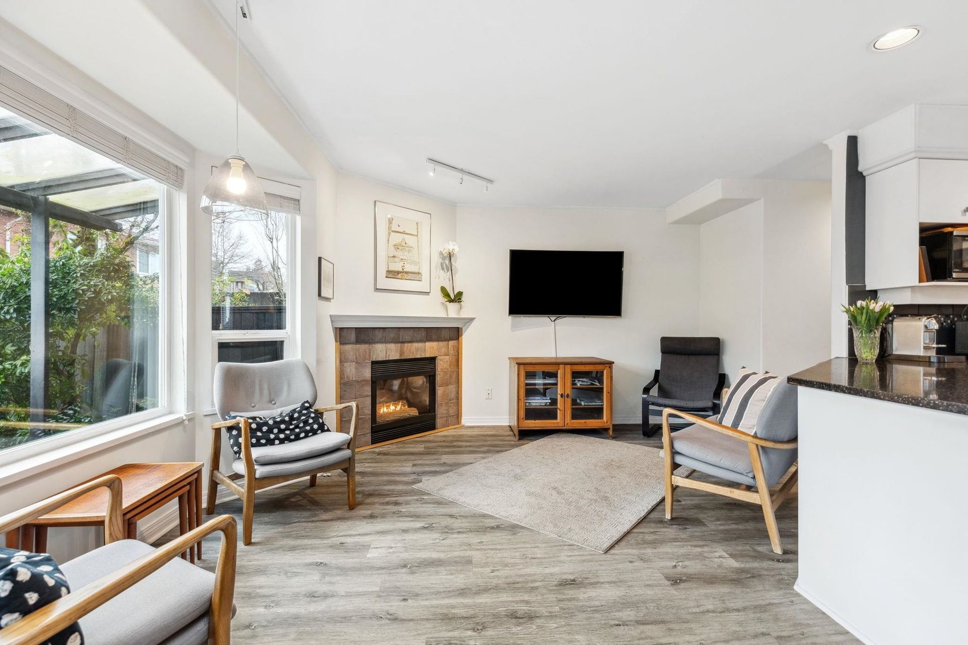 366-e-5th-street-lower-lonsdale-north-vancouver-10 at 366 E 5th Street, Lower Lonsdale, North Vancouver