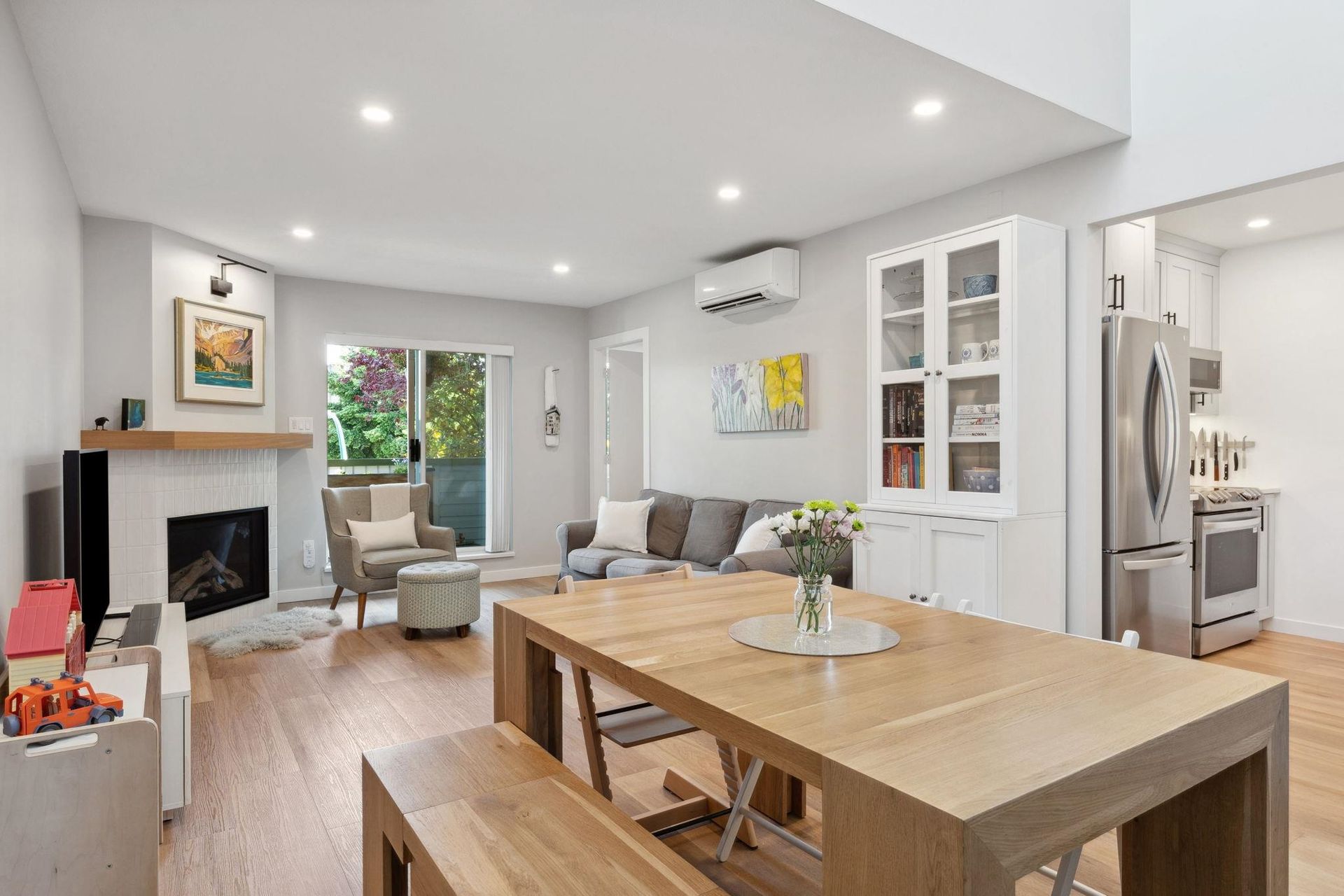 3861-albert-street-vancouver-heights-burnaby-north-06 at 204 - 3861 Albert Street, Vancouver Heights, Burnaby North