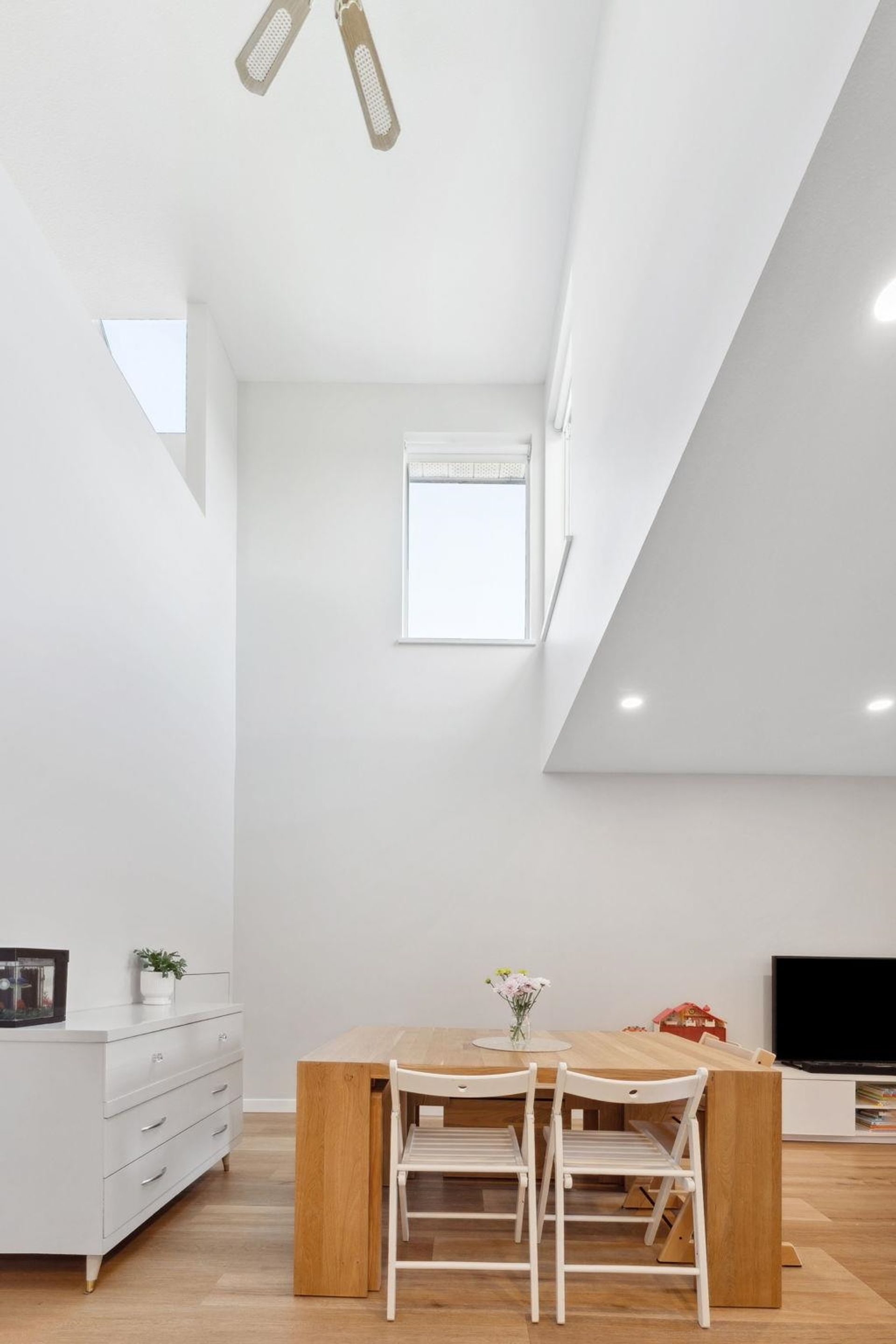 3861-albert-street-vancouver-heights-burnaby-north-07 at 204 - 3861 Albert Street, Vancouver Heights, Burnaby North