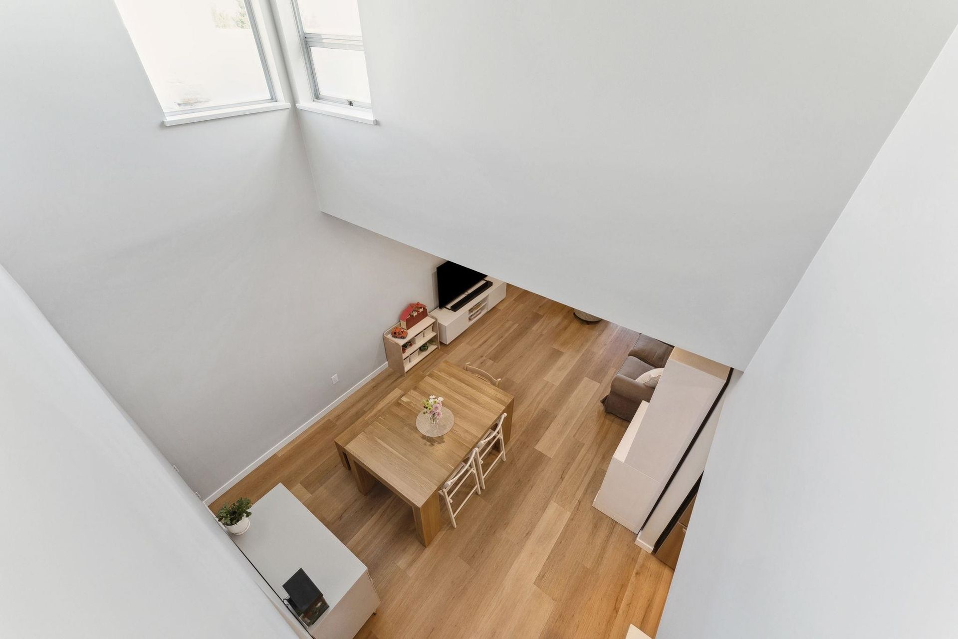 3861-albert-street-vancouver-heights-burnaby-north-09 at 204 - 3861 Albert Street, Vancouver Heights, Burnaby North