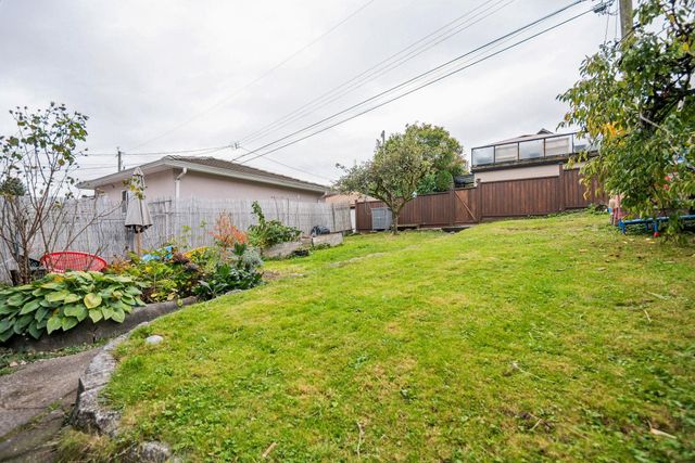 1652-e-33rd-avenue-knight-vancouver-east-35 at 1652 E 33rd Avenue, Knight, Vancouver East