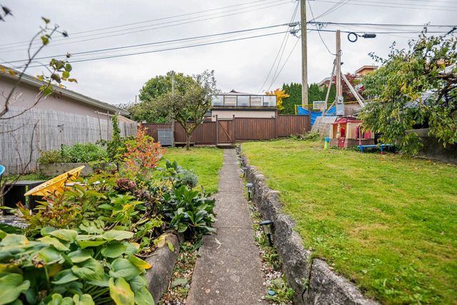 1652-e-33rd-avenue-knight-vancouver-east-36 at 1652 E 33rd Avenue, Knight, Vancouver East