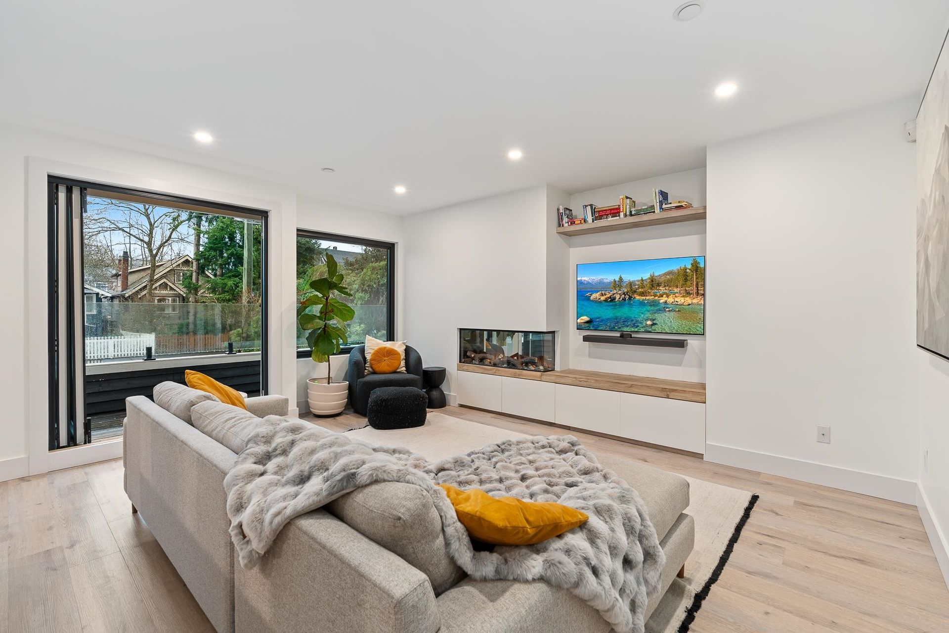 3232-w-5th-avenue-kitsilano-vancouver-west-04 at 3232 W 5th Avenue, Kitsilano, Vancouver West