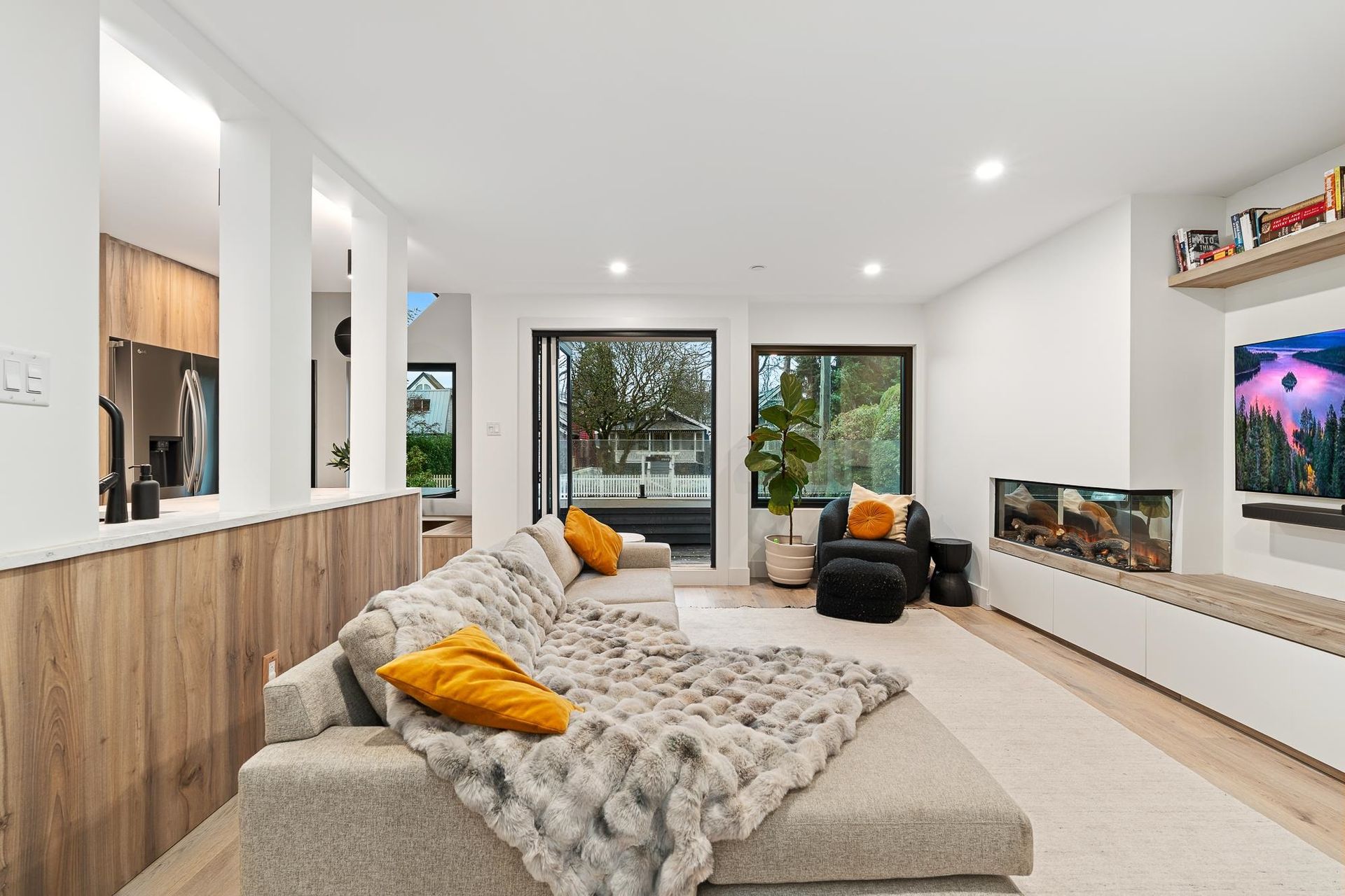 3232-w-5th-avenue-kitsilano-vancouver-west-05 at 3232 W 5th Avenue, Kitsilano, Vancouver West