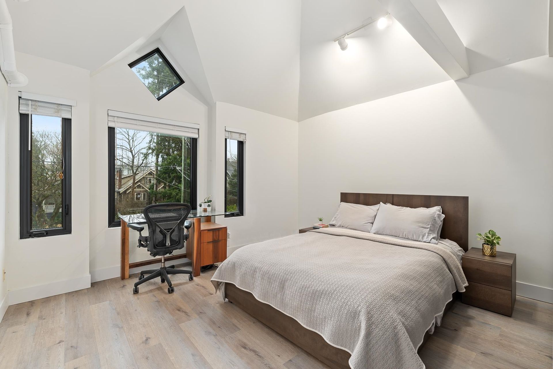 3232-w-5th-avenue-kitsilano-vancouver-west-15 at 3232 W 5th Avenue, Kitsilano, Vancouver West