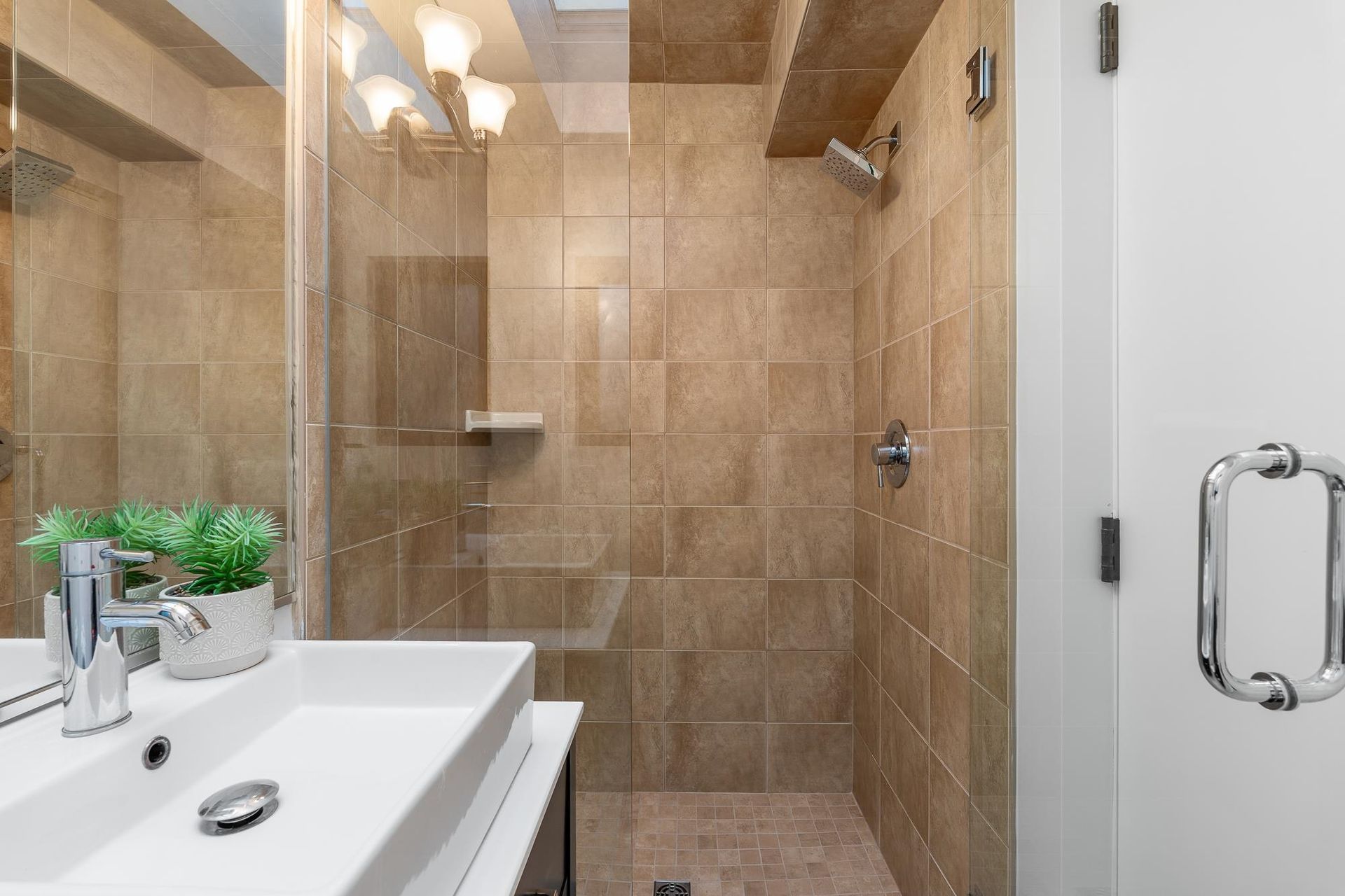 3232-w-5th-avenue-kitsilano-vancouver-west-22 at 3232 W 5th Avenue, Kitsilano, Vancouver West