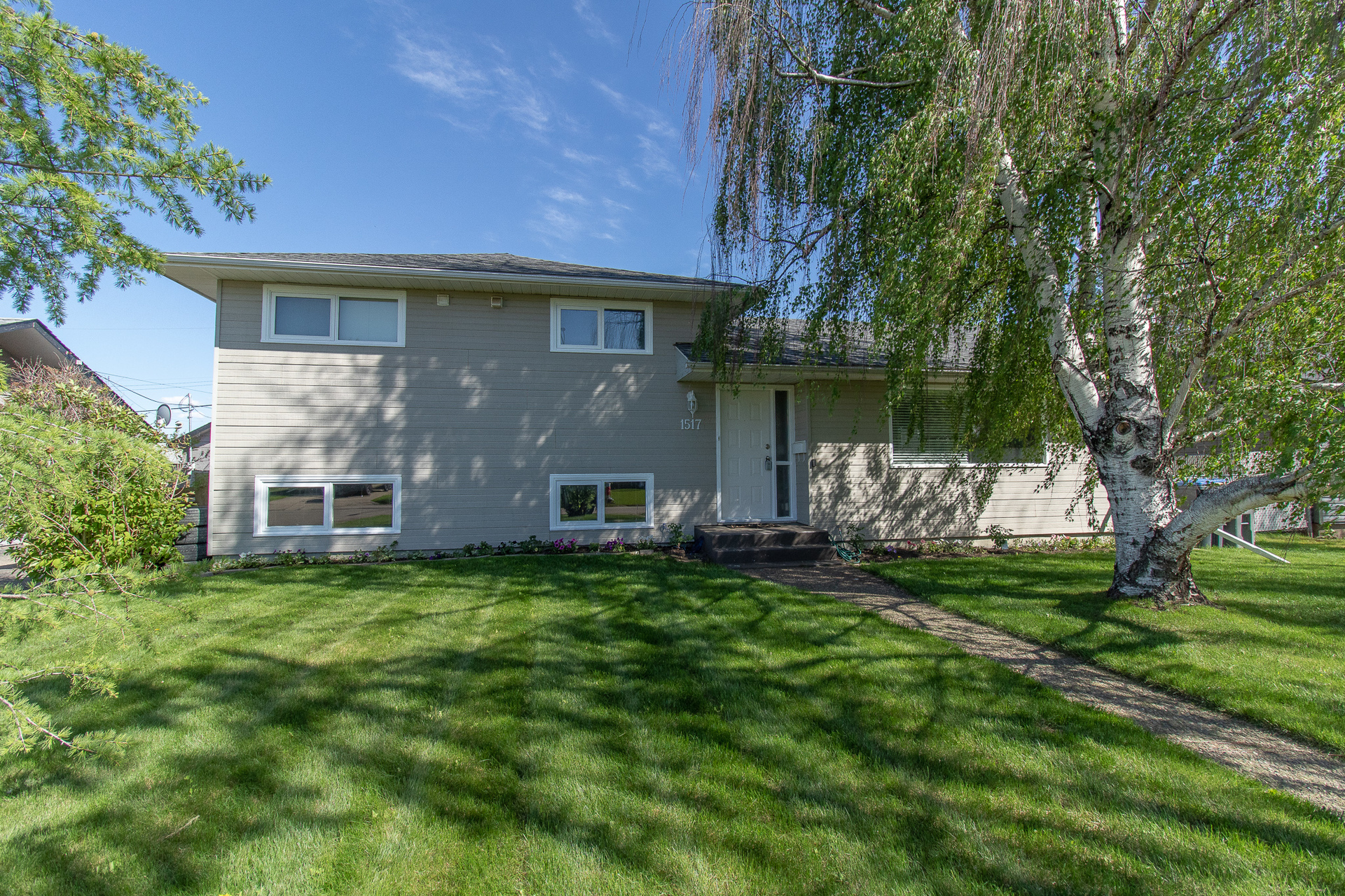 1517 114 Avenue, Dawson Creek  by Jessica Kulla Personal Real Estate Corp 1517 114 Avenue, Dawson Creek