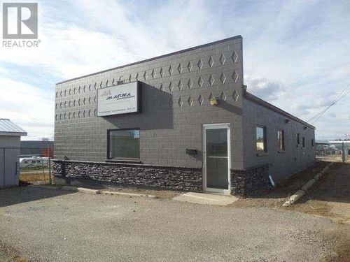 1005-spinney-drive-dawson-creek-dawson-creek-01 at 1005 Spinney Drive, Dawson Creek