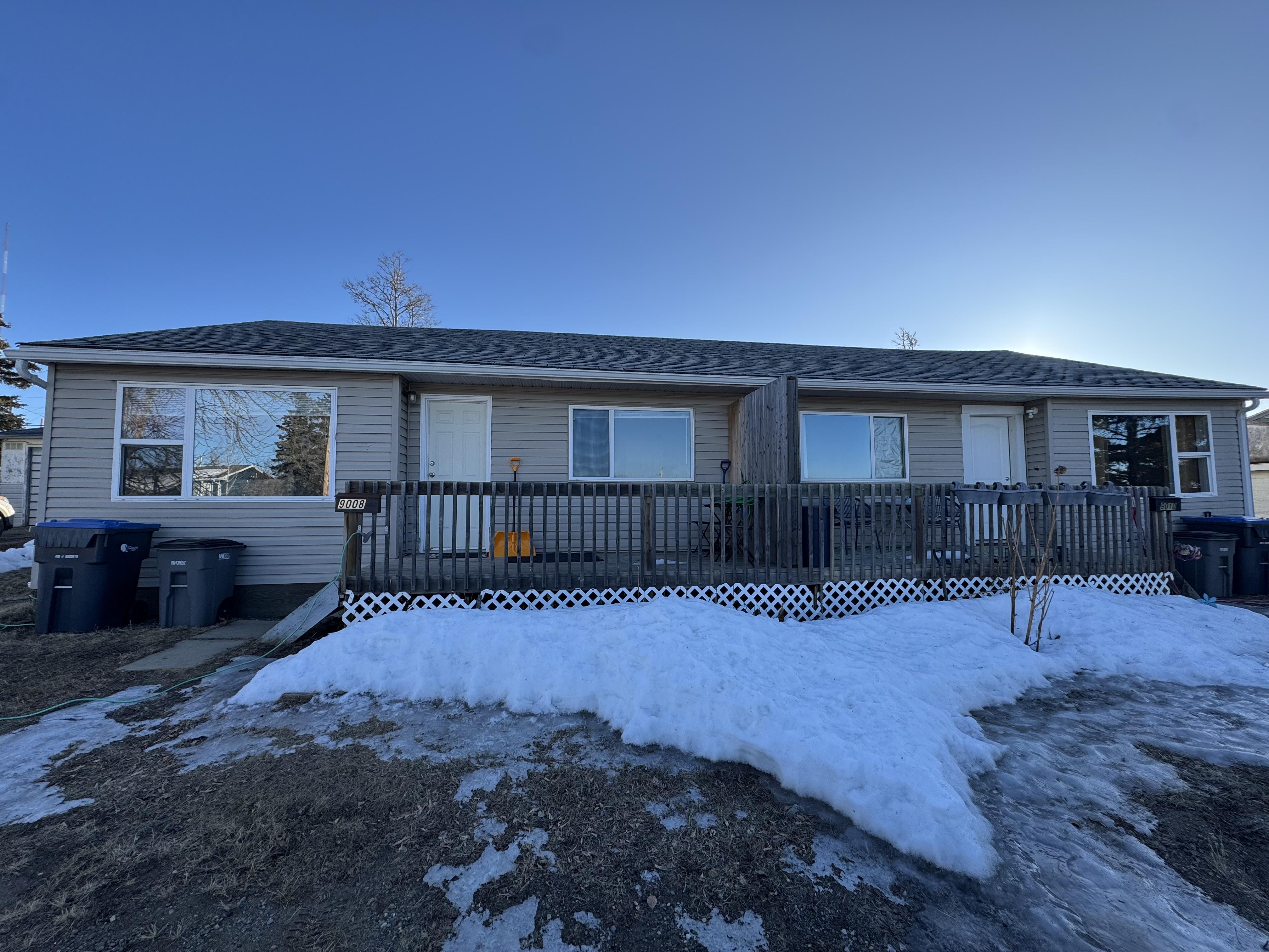9008/9010 8 Street, Dawson Creek 