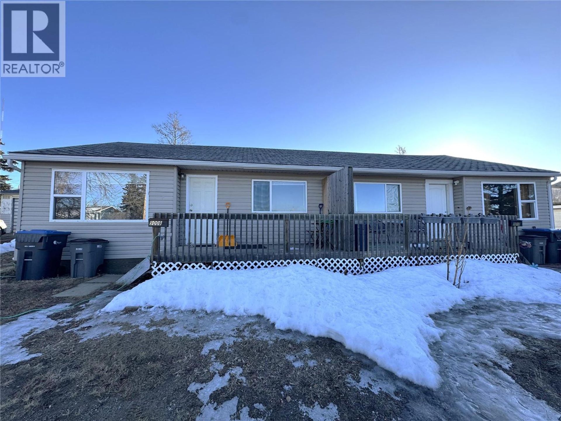 9008/9010 8 Street, Dawson Creek 