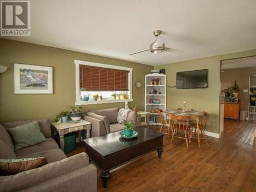5207-51-avenue-pouce-coupe-pouce-coupe-03 at 5207 51 Avenue, Pouce Coupe 5207-51-avenue-pouce-coupe-pouce-coupe-03 at 5207 51 Avenue, Pouce Coupe