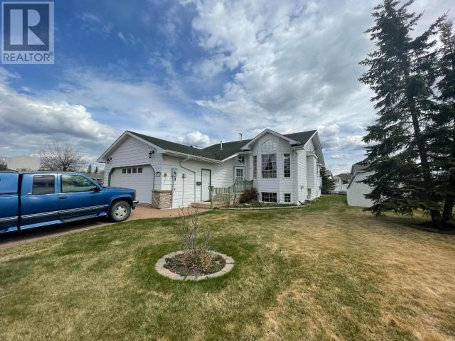 10712 Willowview Drive, Dawson Creek  by Jessica Kulla Personal Real Estate Corp 10712 Willowview Drive, Dawson Creek