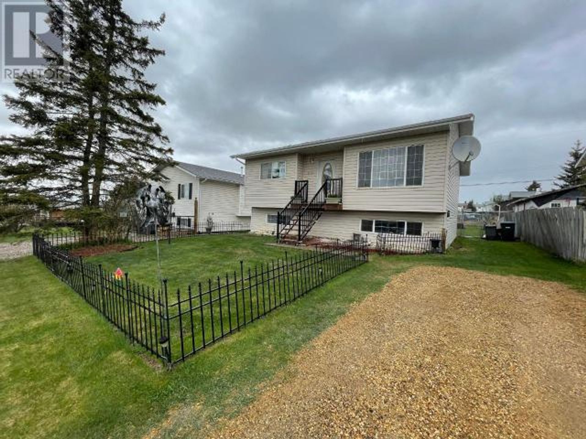 512 98 Avenue, Dawson Creek  by Jessica Kulla Personal Real Estate Corp 512 98 Avenue, Dawson Creek