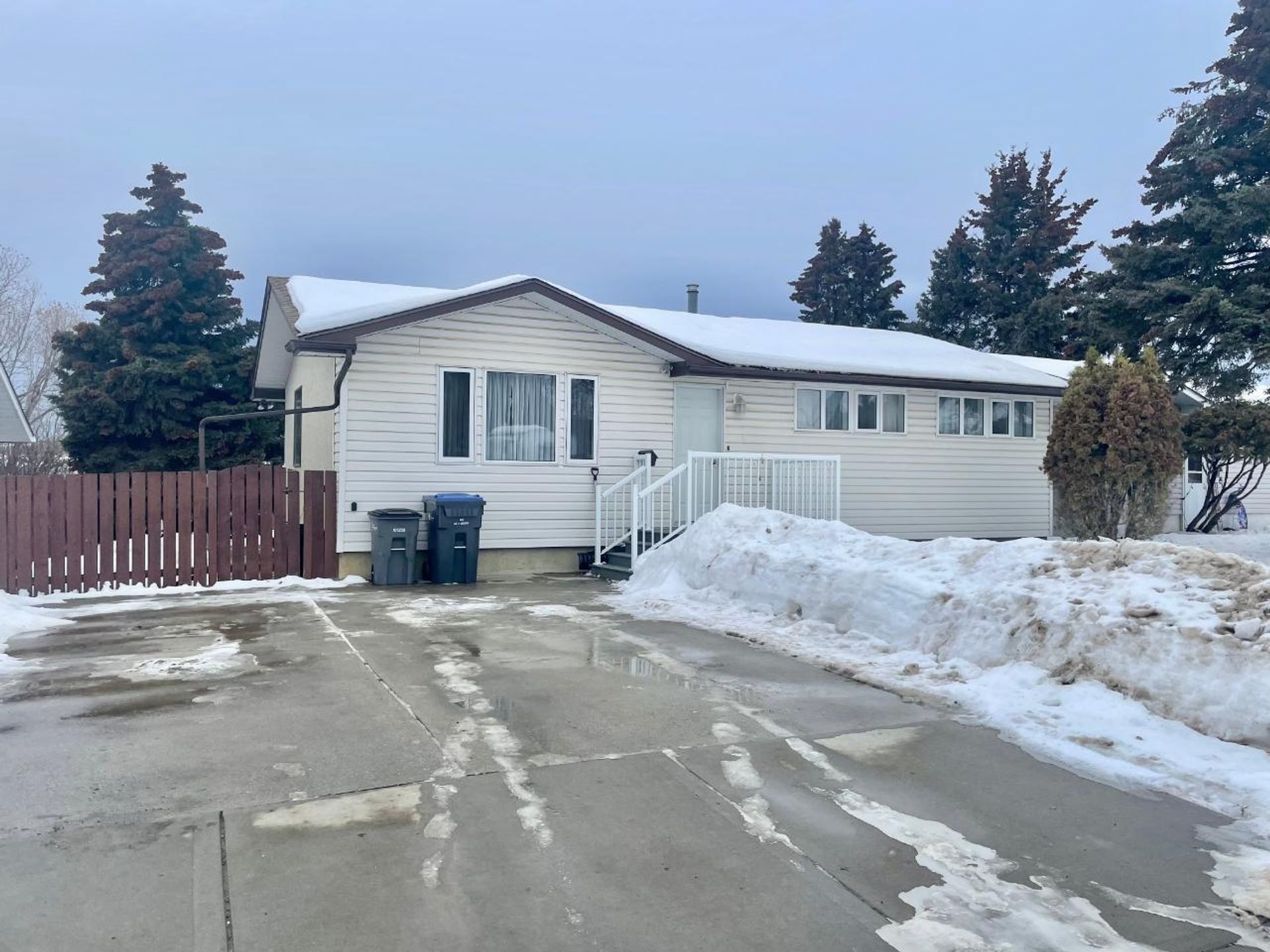 1013 Reasbeck Crescent, Dawson Creek 