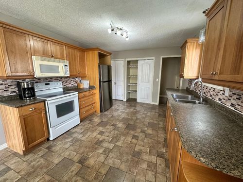 1317-95-avenue-dawson-creek-dawson-creek-06 at 1317 95 Avenue, Dawson Creek