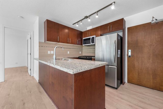 8280-lansdowne-road-brighouse-richmond-11 at 511 - 8280 Lansdowne Road, Brighouse, Richmond