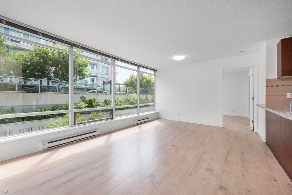 511 - 8280 Lansdowne Road3