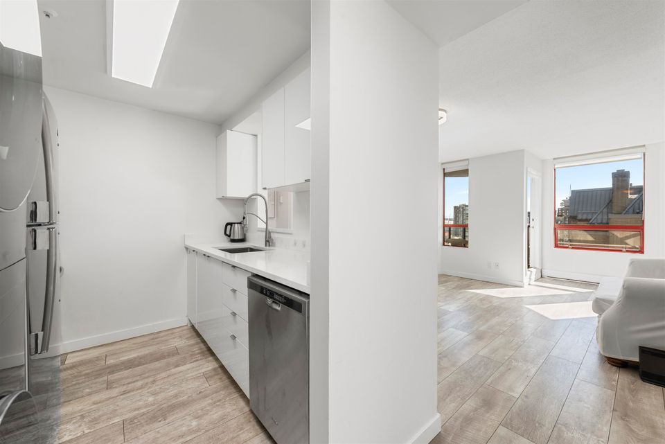 1401 - 811 Helmcken Street1