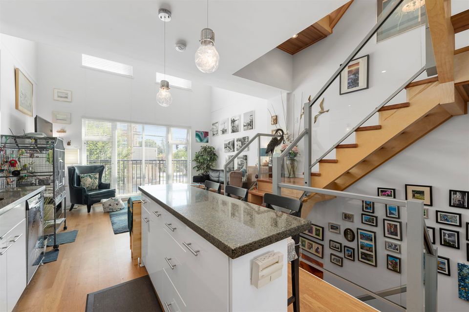 5 - 3993 Chatham Street4