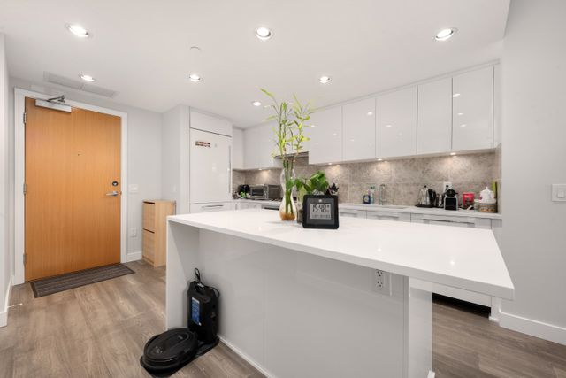 5410-shortcut-road-university-vw-vancouver-west-04 at 1303 - 5410 Shortcut Road, University VW, Vancouver West