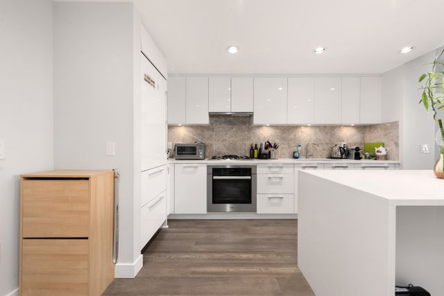 5410-shortcut-road-university-vw-vancouver-west-05 at 1303 - 5410 Shortcut Road, University VW, Vancouver West