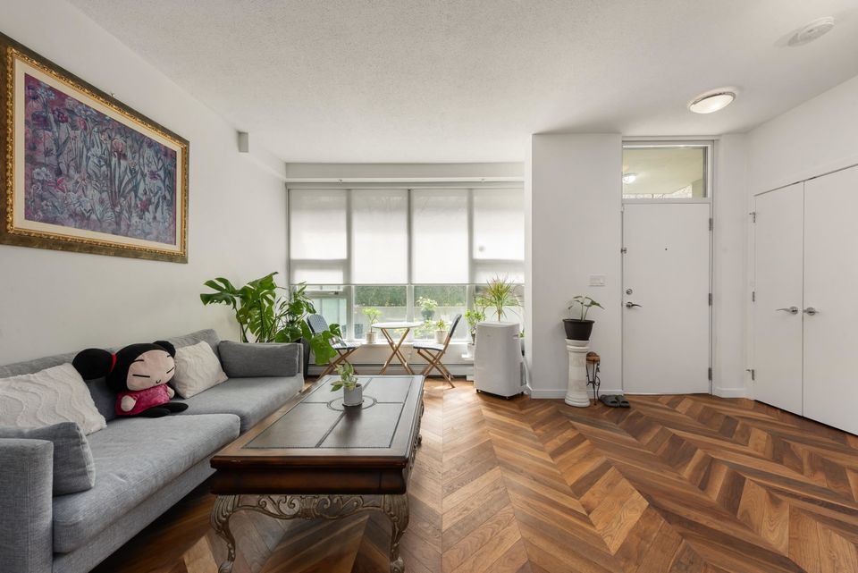 253 - 108 W 1st Avenue3