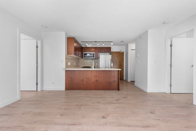 8280-lansdowne-road-brighouse-richmond-06 at 511 - 8280 Lansdowne Road, Brighouse, Richmond