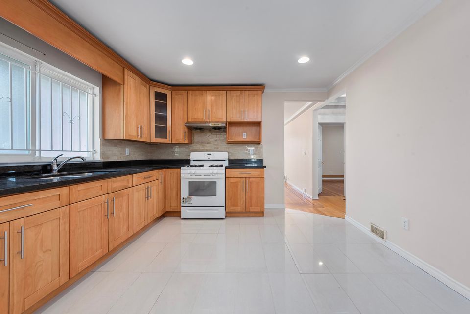 153 Se Marine Drive3