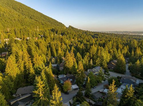 5644-white-pine-lane-grouse-woods-north-vancouver-18 at 5644 White Pine Lane, Grouse Woods, North Vancouver 5644-white-pine-lane-grouse-woods-north-vancouver-18 at 5644 White Pine Lane, Grouse Woods, North Vancouver
