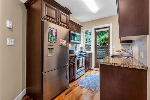 215-e-4th-street-lower-lonsdale-north-vancouver-18 at 1 - 215 E 4th Street, Lower Lonsdale, North Vancouver
