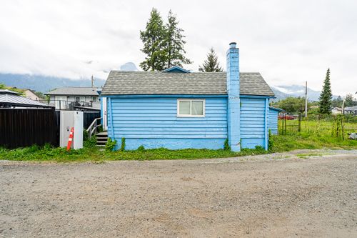 37956-fourth-avenue-squamish-32 at 37956 Fourth Avenue, Downtown SQ, Squamish