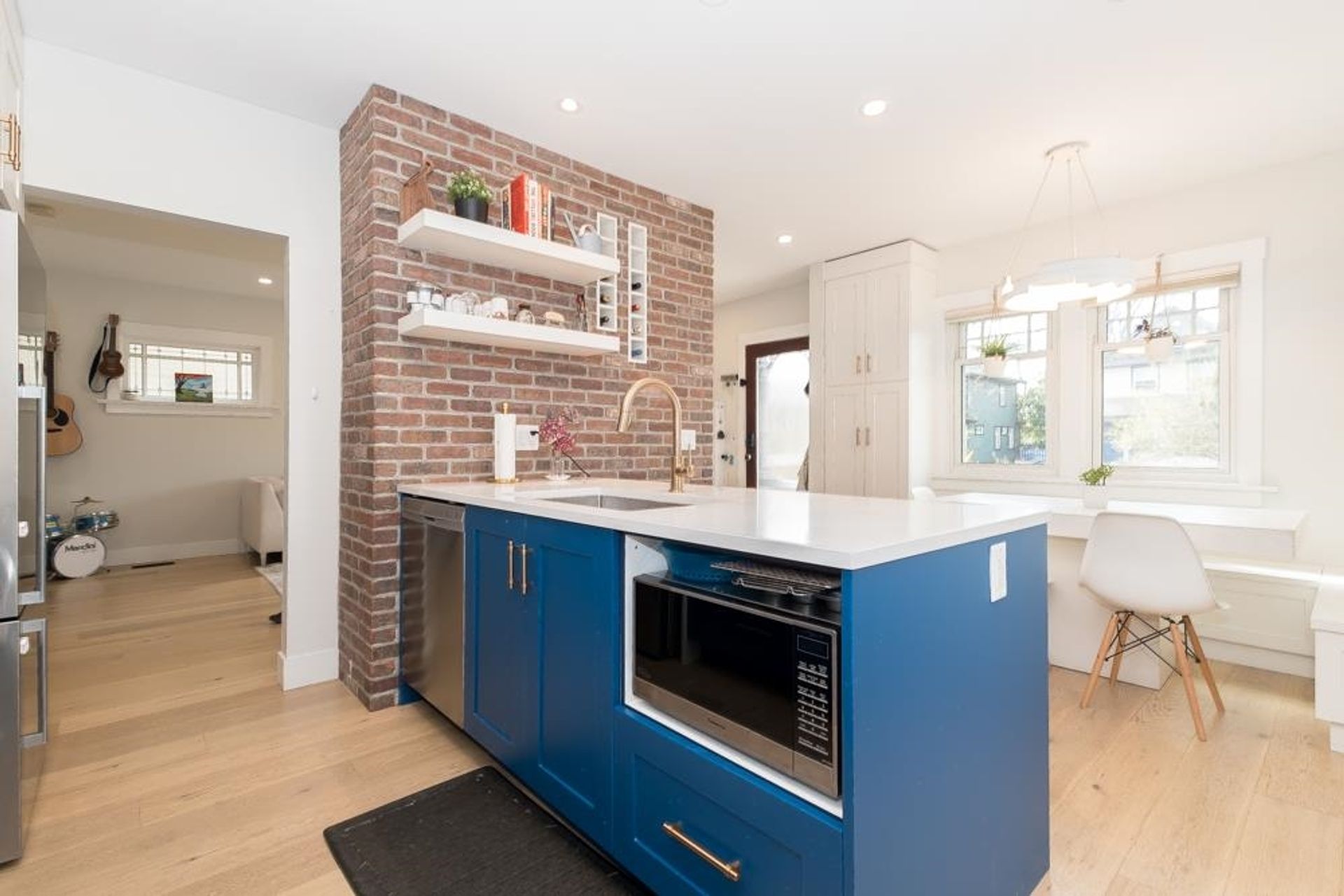 1610 Salsbury Drive, Grandview Woodland, Vancouver East 