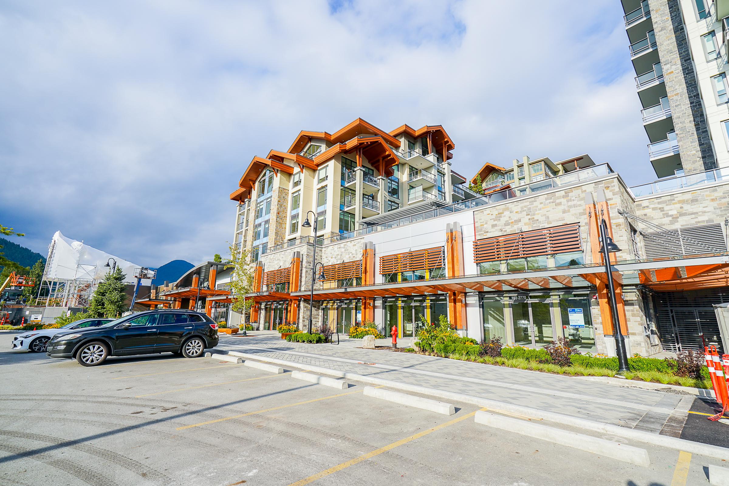 306 - 2780 Valley Centre Avenue, Lynn Valley, North Vancouver 
