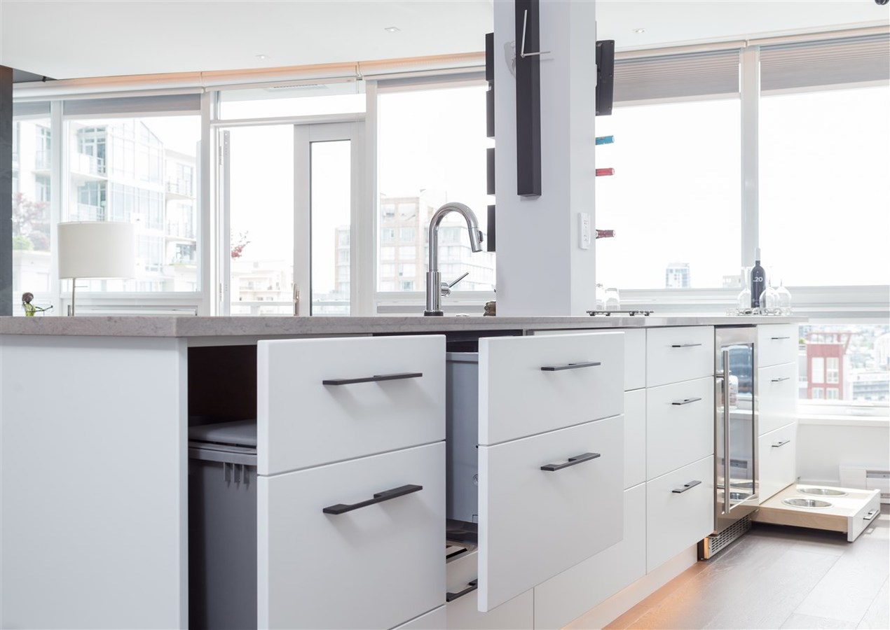 image-262097345-13.jpg of 2306 - 833  Street, Downtown VW, Vancouver West