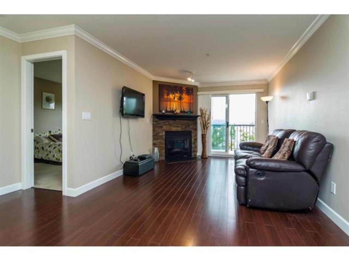 262109904-2 of 414 - 5765  Road, Langley City, Langley