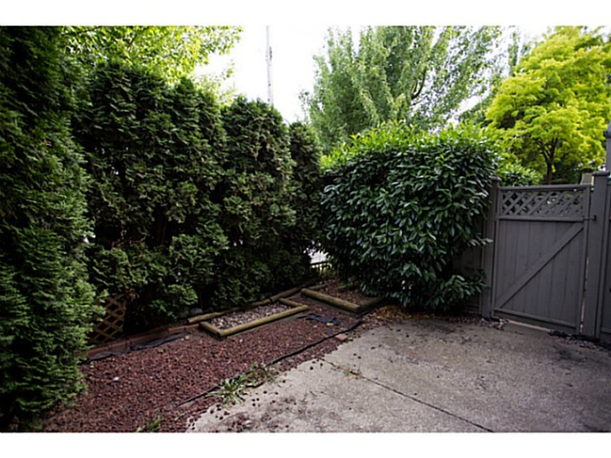 image-261820074-15.jpg of 3 - 1215  Ave, Maillardville, Coquitlam