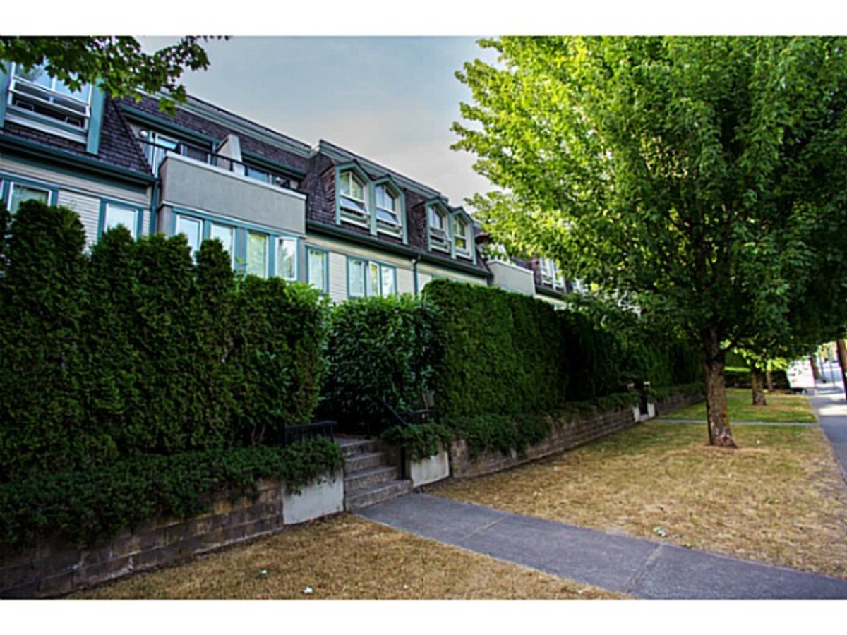 image-261820074-16.jpg of 3 - 1215  Ave, Maillardville, Coquitlam