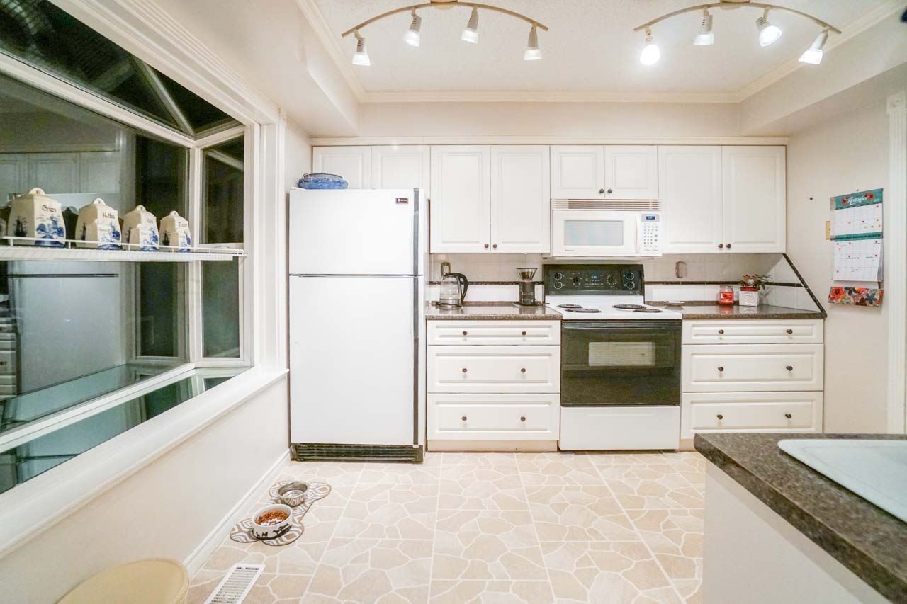 213-cambridge-way-college-park-pm-port-moody-02 of 213 Cambridge Way, College Park PM, Port Moody