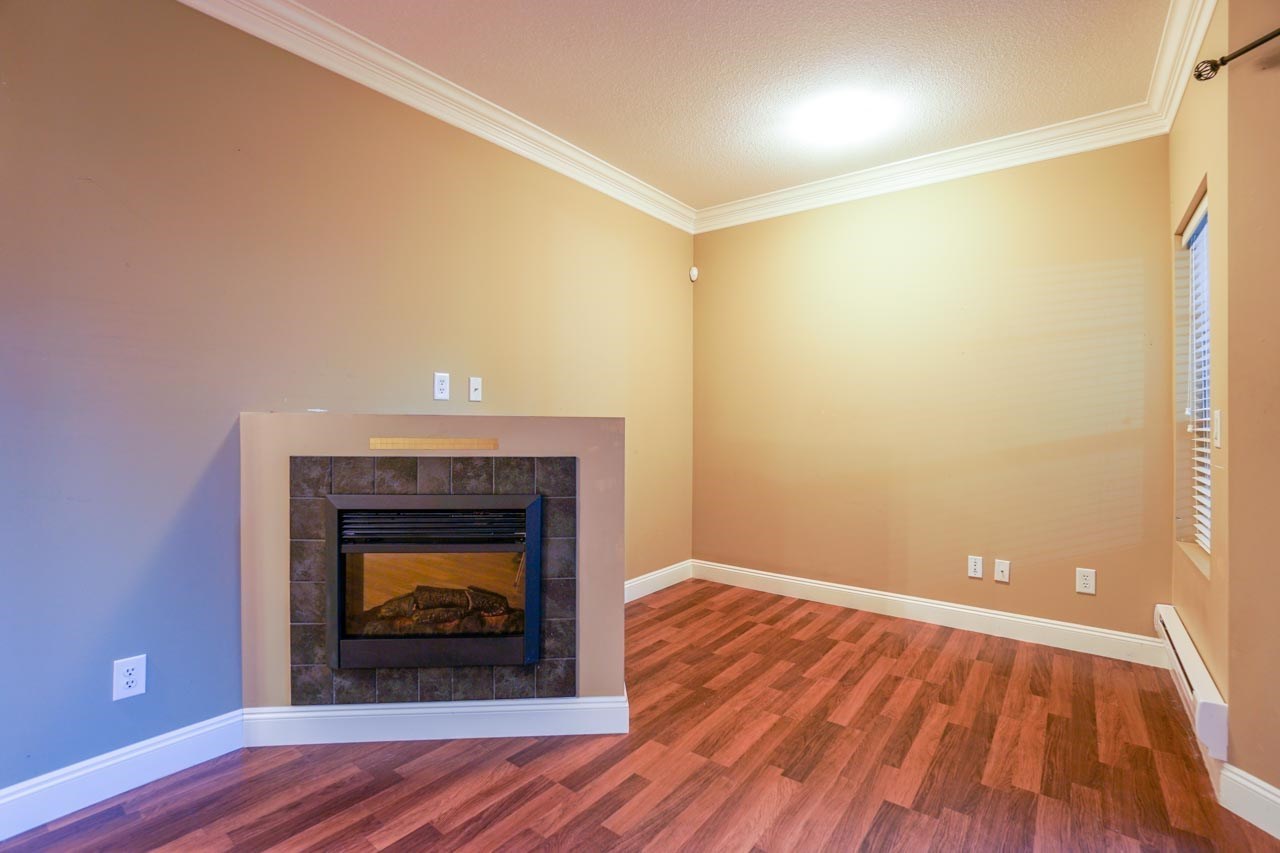 22150-dewdney-trunk-road-west-central-maple-ridge-04 of 111 - 22150 Dewdney Trunk Road, West Central, Maple Ridge