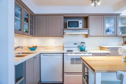 2682-w-8th-avenue-kitsilano-vancouver-west-04 of 1 - 2682 W 8th Avenue, Kitsilano, Vancouver West