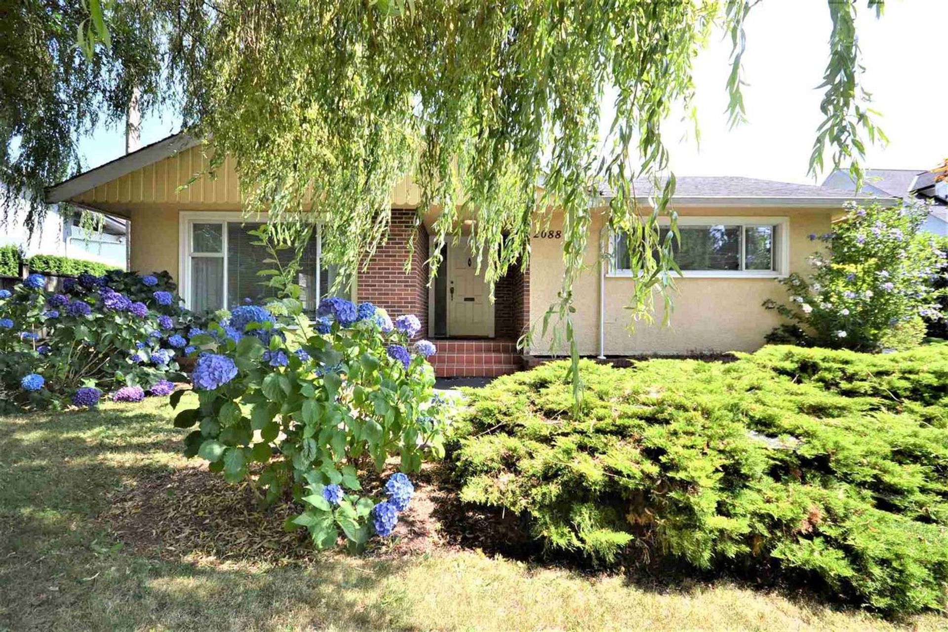 image of 2088 Sperling Avenue, Montecito, Burnaby North image of 2088 Sperling Avenue, Montecito, Burnaby North