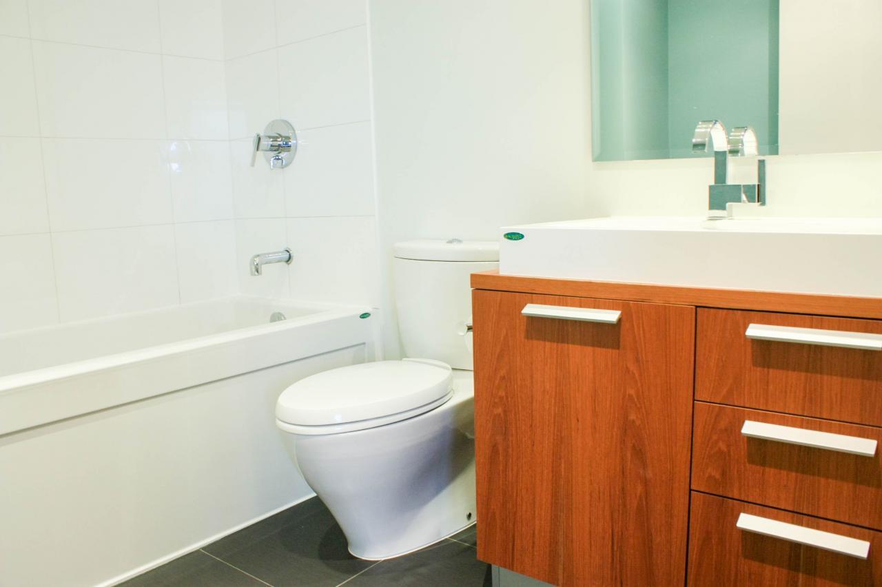 Bathroom of 401 - 1808 W  Avenue, Kitsilano, Vancouver West