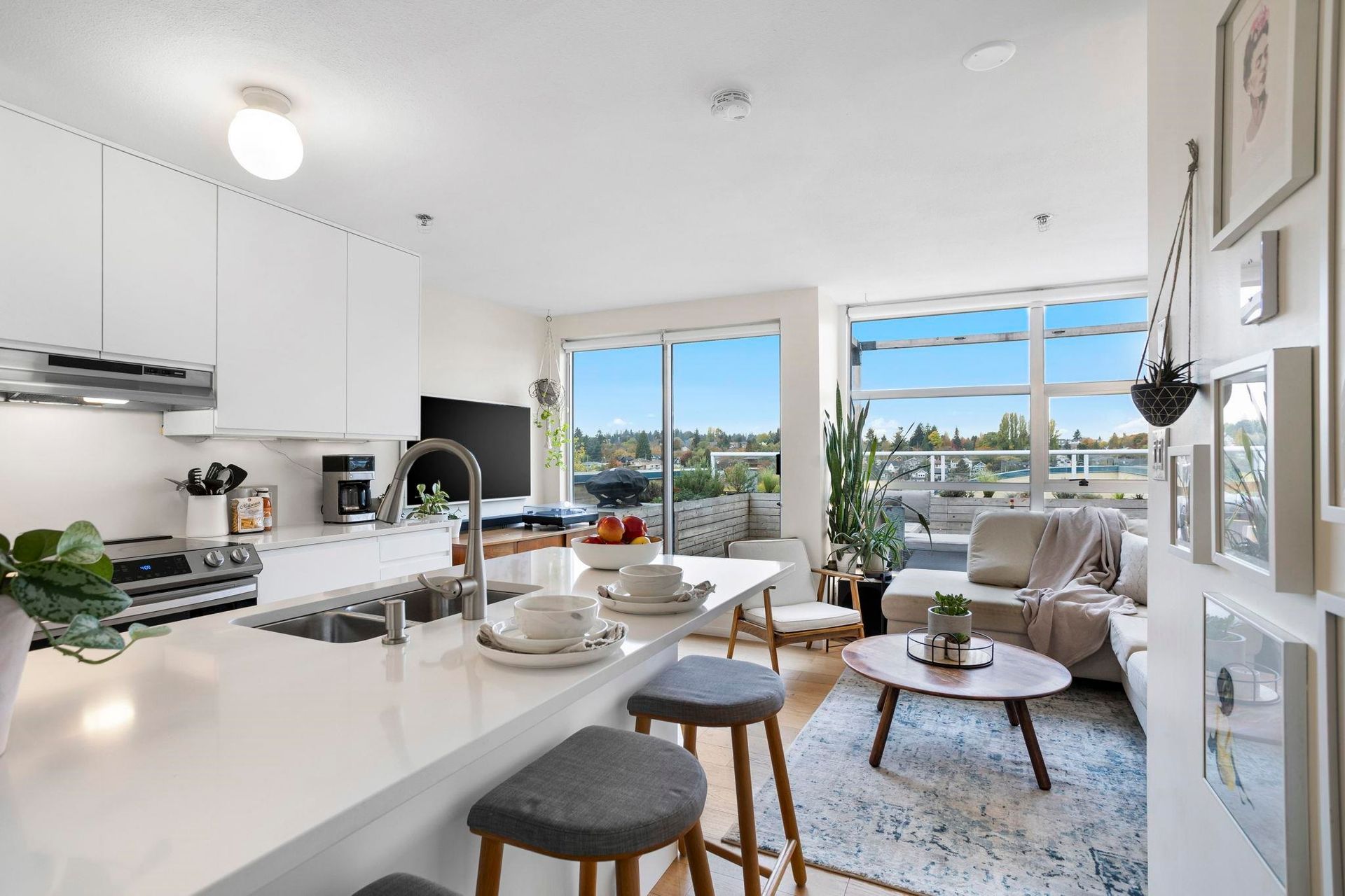 image of PH1 - 4113 Fraser Street, Fraser VE, Vancouver East image of PH1 - 4113 Fraser Street, Fraser VE, Vancouver East