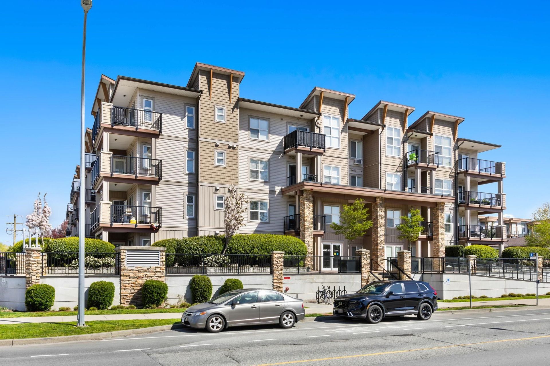 20175-53-avenue-langley-city-langley-02 of 212 - 20175 53 Avenue, Langley City, Langley