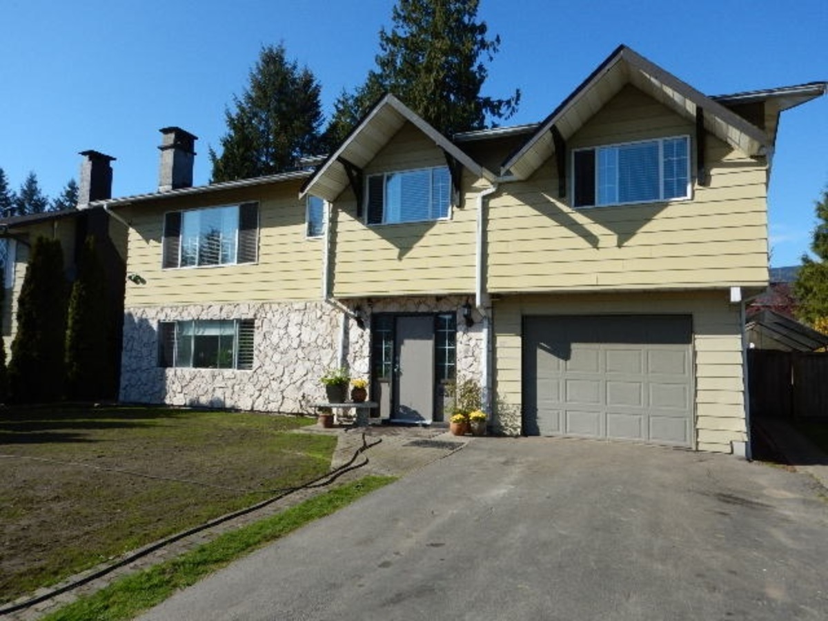 image of 857 Pinemont Avenue, Lincoln Park PQ, Port Coquitlam image of 857 Pinemont Avenue, Lincoln Park PQ, Port Coquitlam