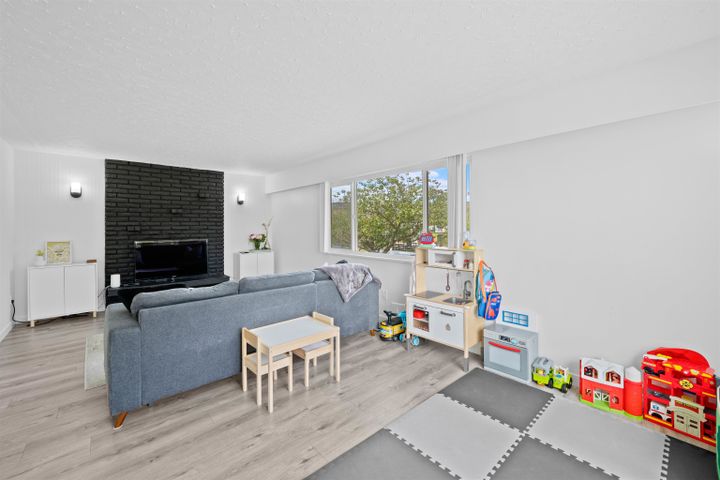 687-rosser-avenue-willingdon-heights-burnaby-north-12 of 687 Rosser Avenue, Willingdon Heights, Burnaby North